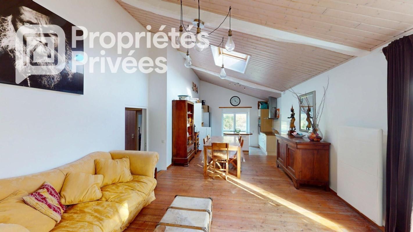 POIROUX Maison Poiroux.Vente à termes libre d'occupation. 6 pièce(s) 115 m2 3