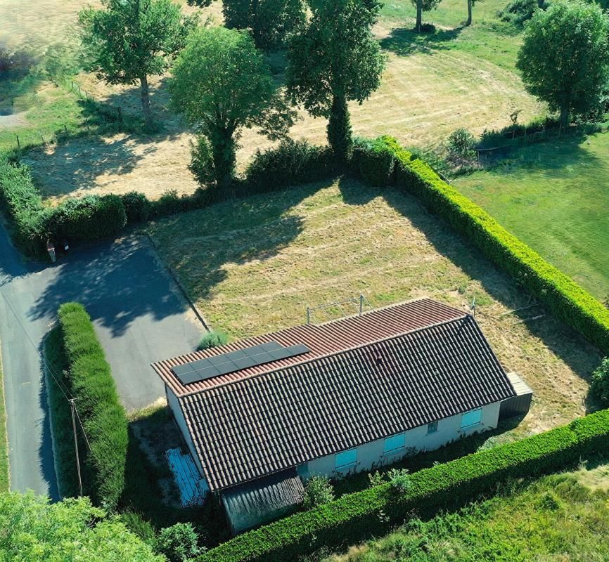 SAINT-CYR-DE-VALORGES Maison 5 pièce(s) 98 m2 1