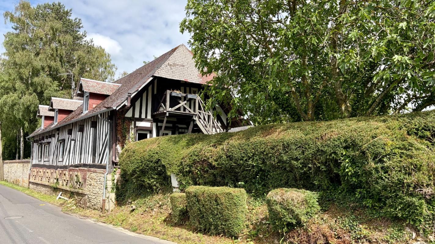 TROUVILLE-SUR-MER Propriété Normande et son jardin arboré. Trouville Sur Mer 8 pièce(s) 200 m2 2