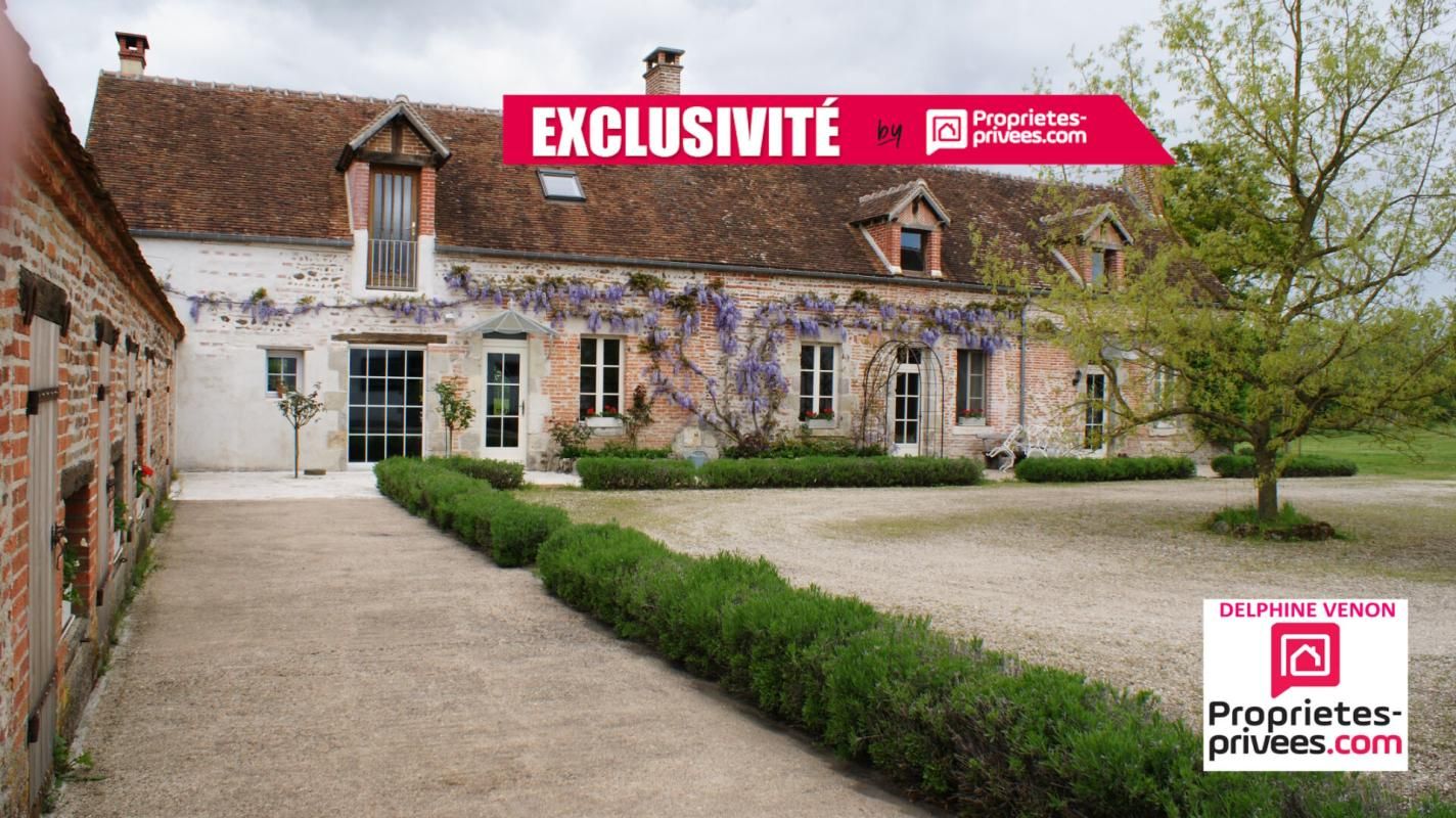 Exclusivité - Propriété avec beaucoup de cachet proche de Tigy ; Longère, Ecuries, piste d'entrainement, prés, bois et plan d'eau sur  20 hectares environ