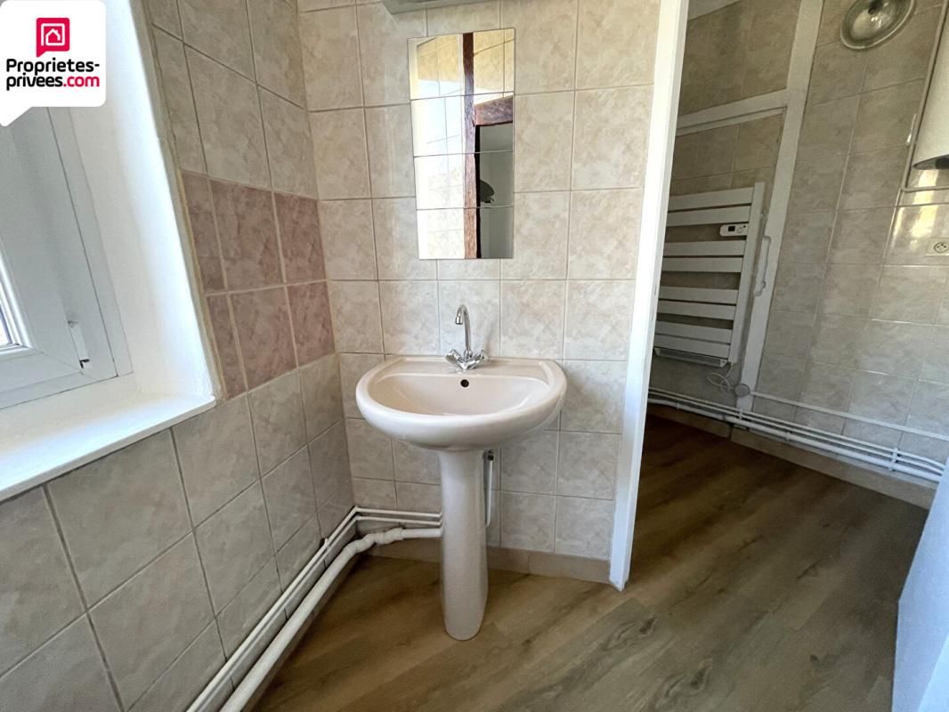 NONANCOURT Appartement NONANCOURT 1 pièce(s) 22 m2 centre ville  1er étage 48000 FAI 4