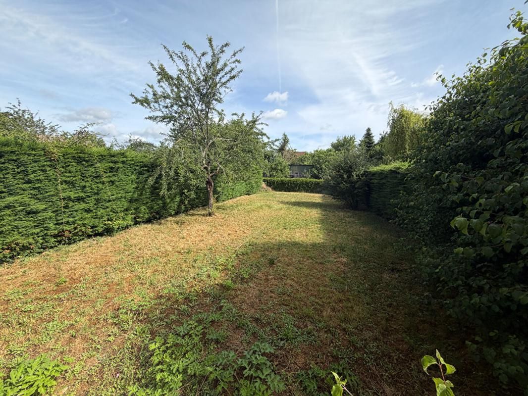 NEVERS Belle maison des années 30 proche commodités 3