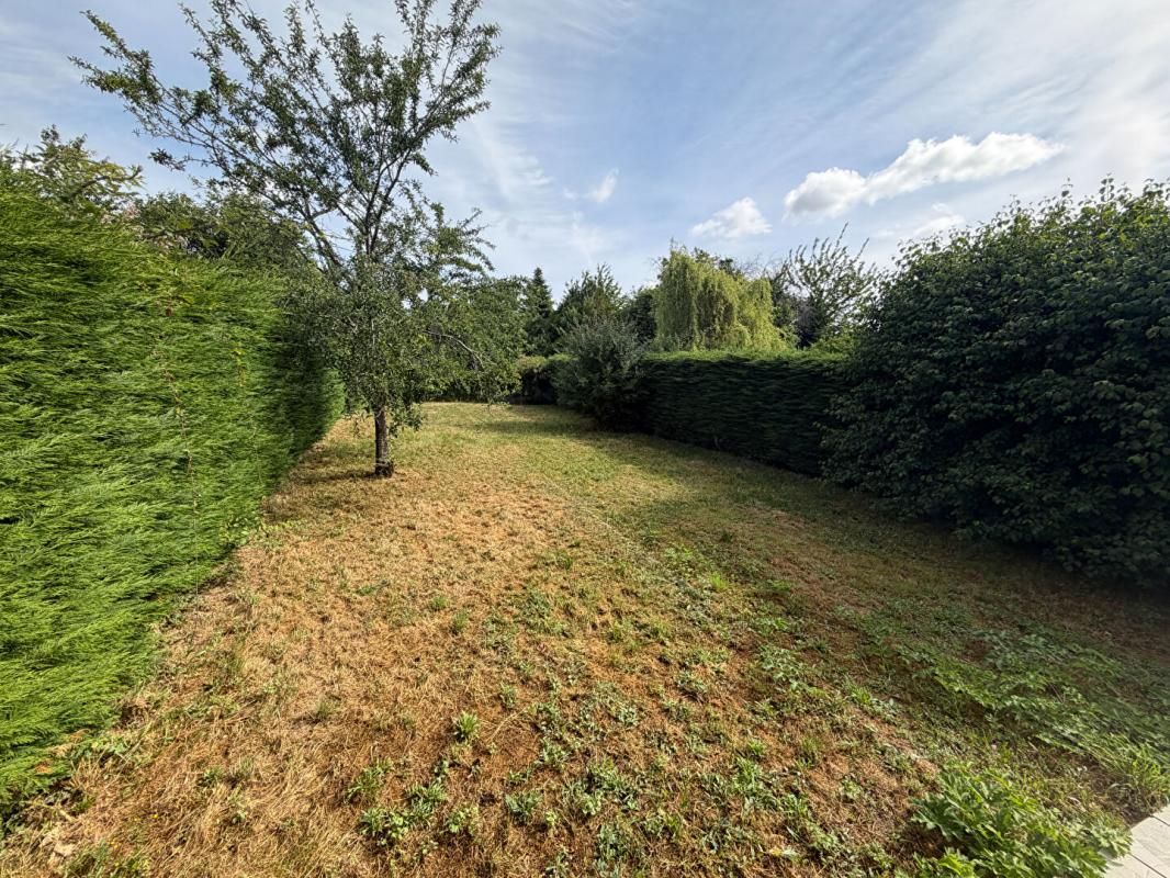 NEVERS Belle maison des années 30 proche commodités 4
