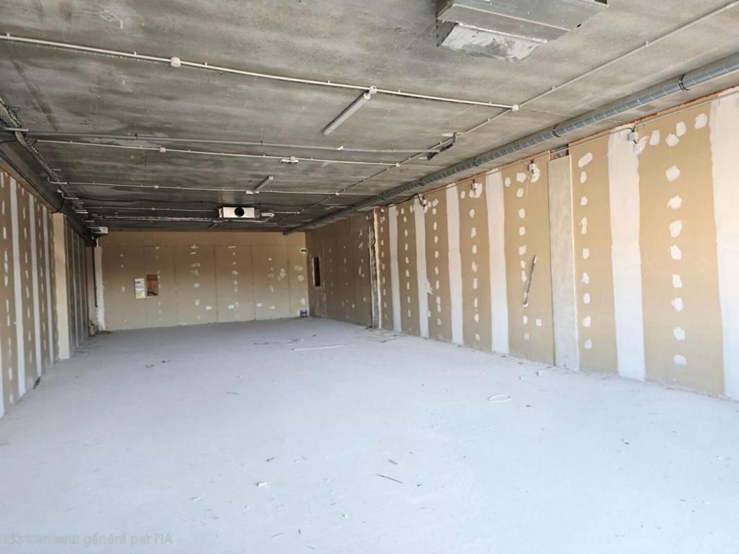 POURRIERES MURS COMMERCIAUX LIBRES, Local commercial , Emplacement stratégique à Pourrières 3