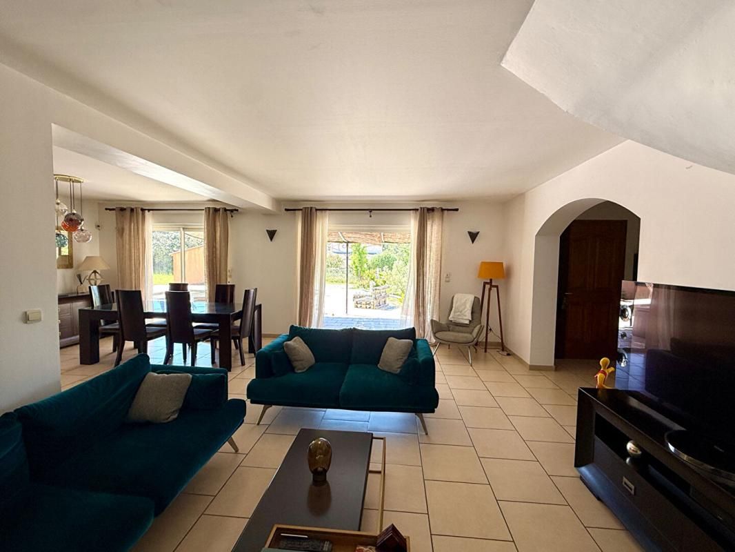 ISTRES Villa meublée 4 chambres avec piscine 4