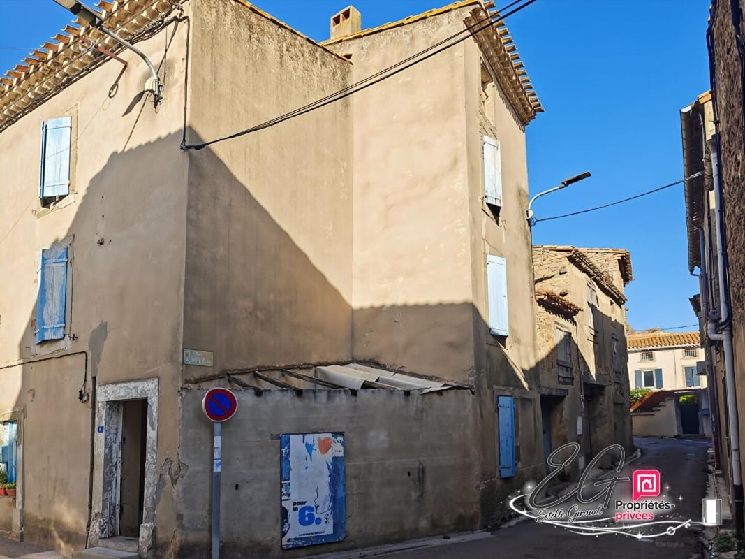LAURE-MINERVOIS Laure Minervois, Projet de rénovation : maison de village avec extérieur et garage 1