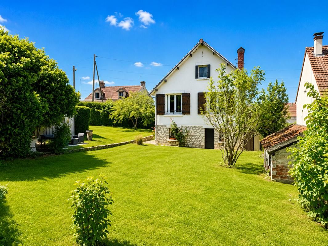 BONNIERES-SUR-SEINE Rare sur le secteur ! Maison familiale 4 pièces avec sous-sol total 2