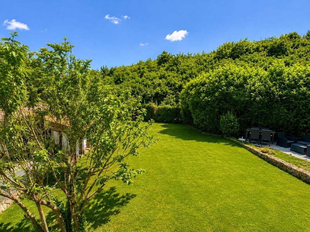 BONNIERES-SUR-SEINE Rare sur le secteur ! Maison familiale 4 pièces avec sous-sol total 3