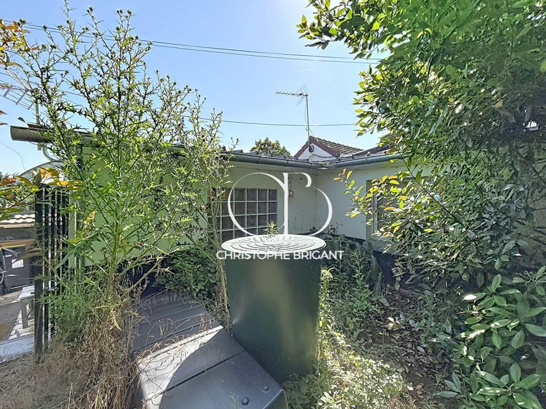 VILLEJUIF Maison Villejuif 2 pièce(s) 28 m2 avec Jardin 2