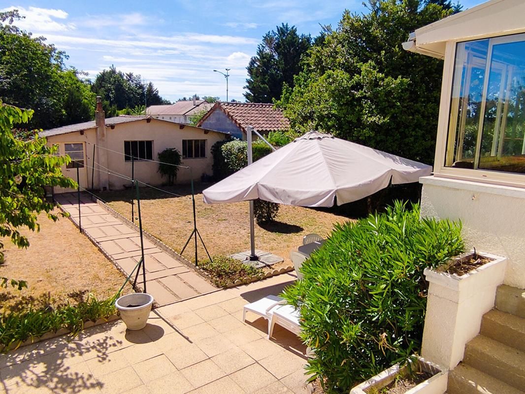 CHATELLERAULT Maison 7 pièces 133 m2  avec jardin 3
