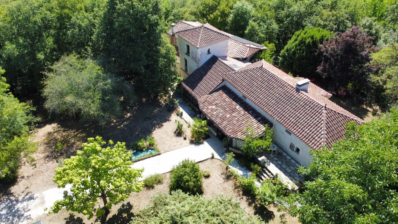 MONTCUQ 46800 Montcuq -Propriété de caractère 420 m², 11 chambres, piscine et espace bien-être sur 2,5 ha 3