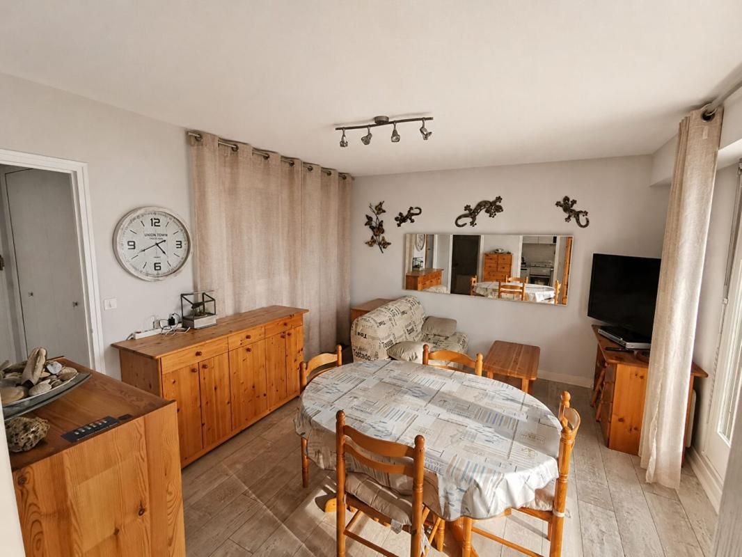 SAINT-JEAN-DE-MONTS Appartement Saint Jean De Monts 1 pièce(s) 30.52 m2 - 114900 TTC 2