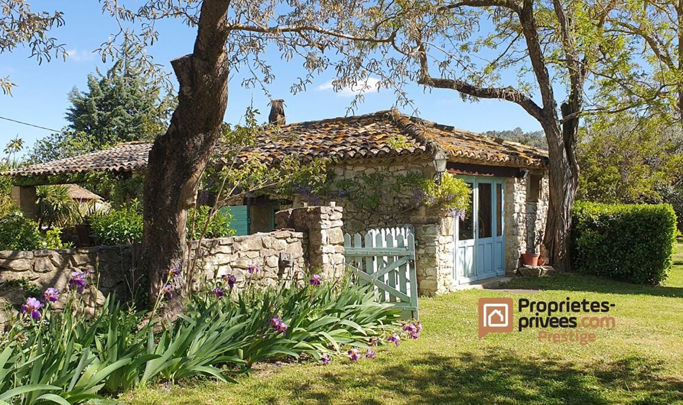 UZES Mas restauré proche Uzès 3