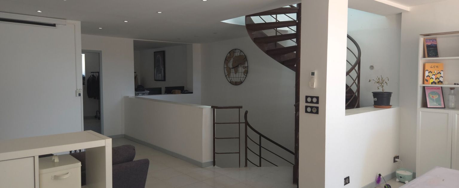 SAINT-ANDRE-DE-ROQUELONGUE INCROYABLE MAISON DE 200 m² AVEC PISCINE INTERIEURE 3