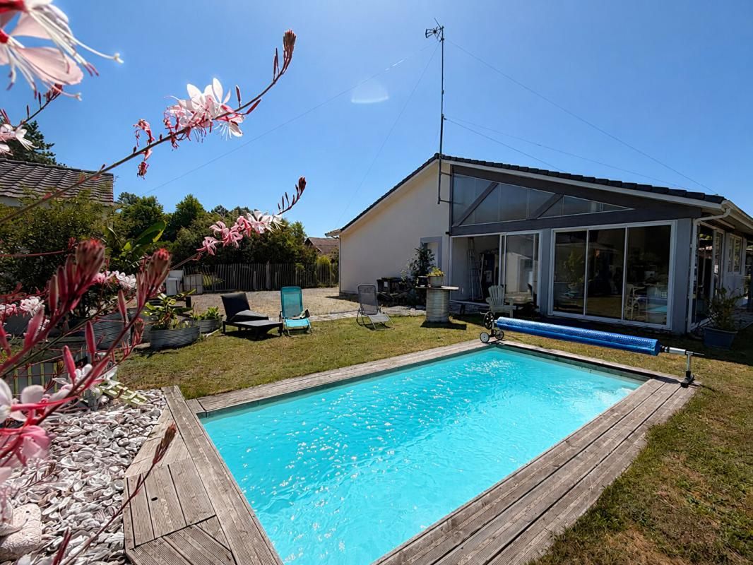 AUDENGE Maison Audenge 7 pièces 155 m2 sur 1,7 ha de terrain 3