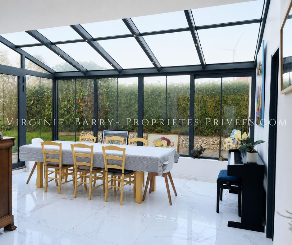 SAINT-CREPIN MAGNIFIQUE MAISON T5 AVEC PISCINE ET DEPENDANCES 3