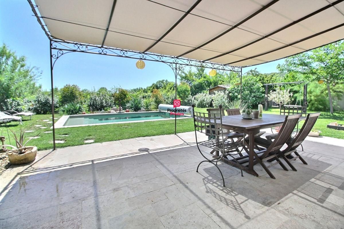 VACQUIERES Maison 127 m² avec 4 chambres + piscine à Vacquières 1