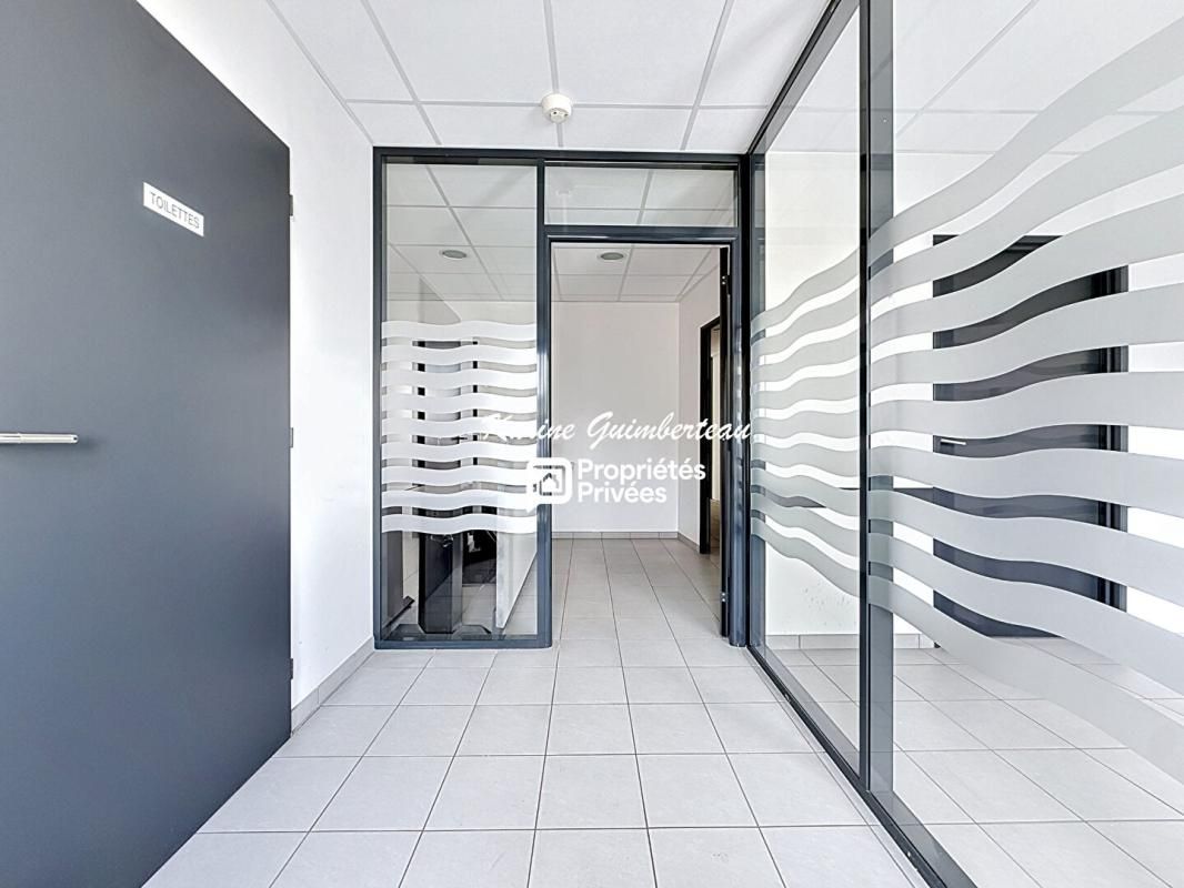 LIBOURNE Axe passant : Bureaux 100 m2 avec stationnement privatif 3