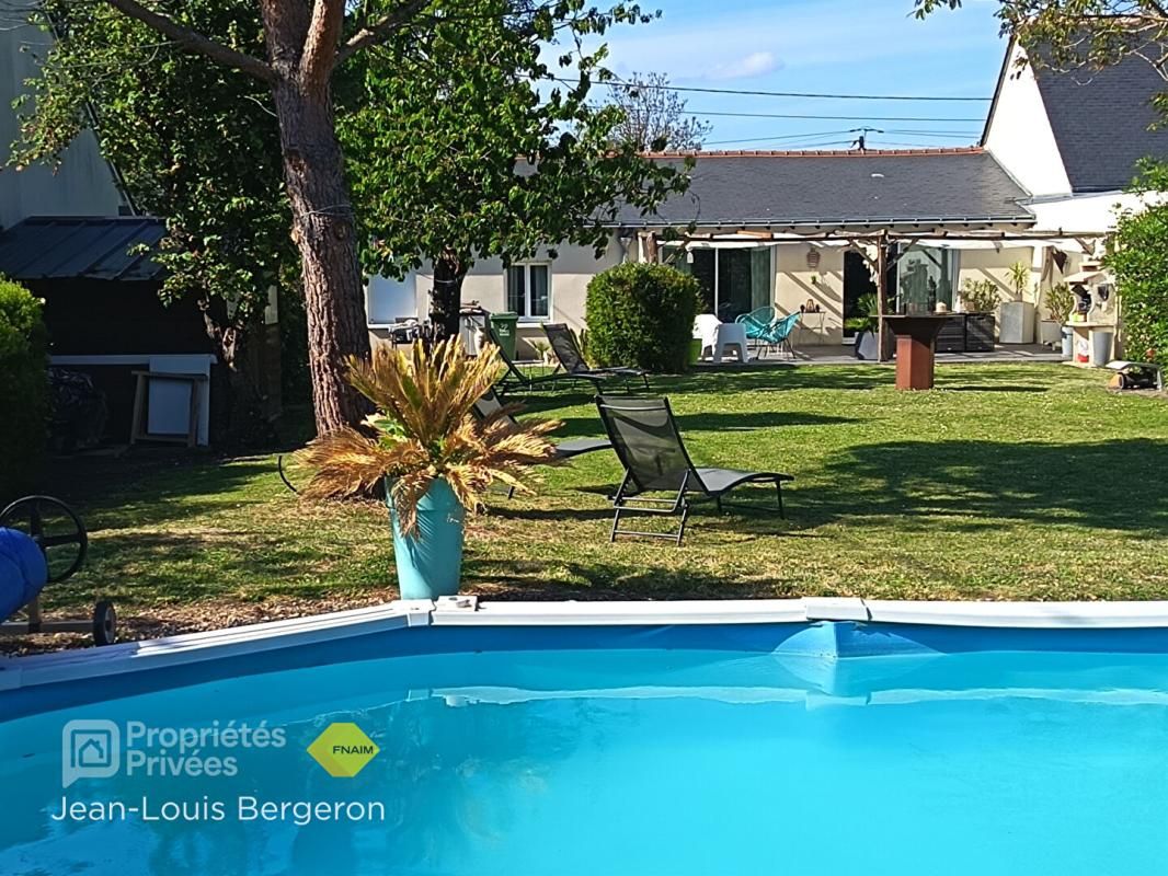 Ste Radegonde, Maison de plain-pied 102 m² .Jardin plein sud