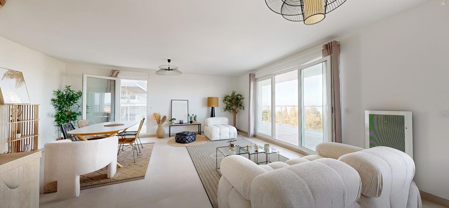 SETE Sète - Face au Bassin de Thau : T4 traversant avec 62 m² de terrasse 1