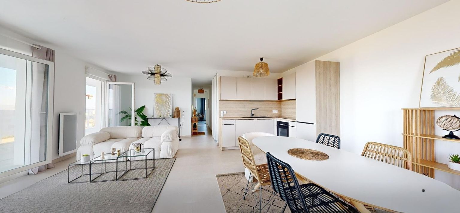 SETE Sète - Face au Bassin de Thau : T4 traversant avec 62 m² de terrasse 2