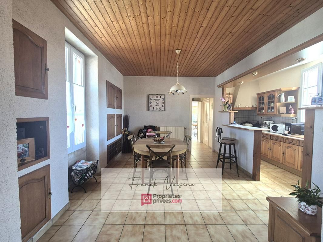 MOUCHAMPS A VENDRE à Mouchamps, Maison de 116 m2 avec 3 chambres sur une parcelle de 1575 m2 2