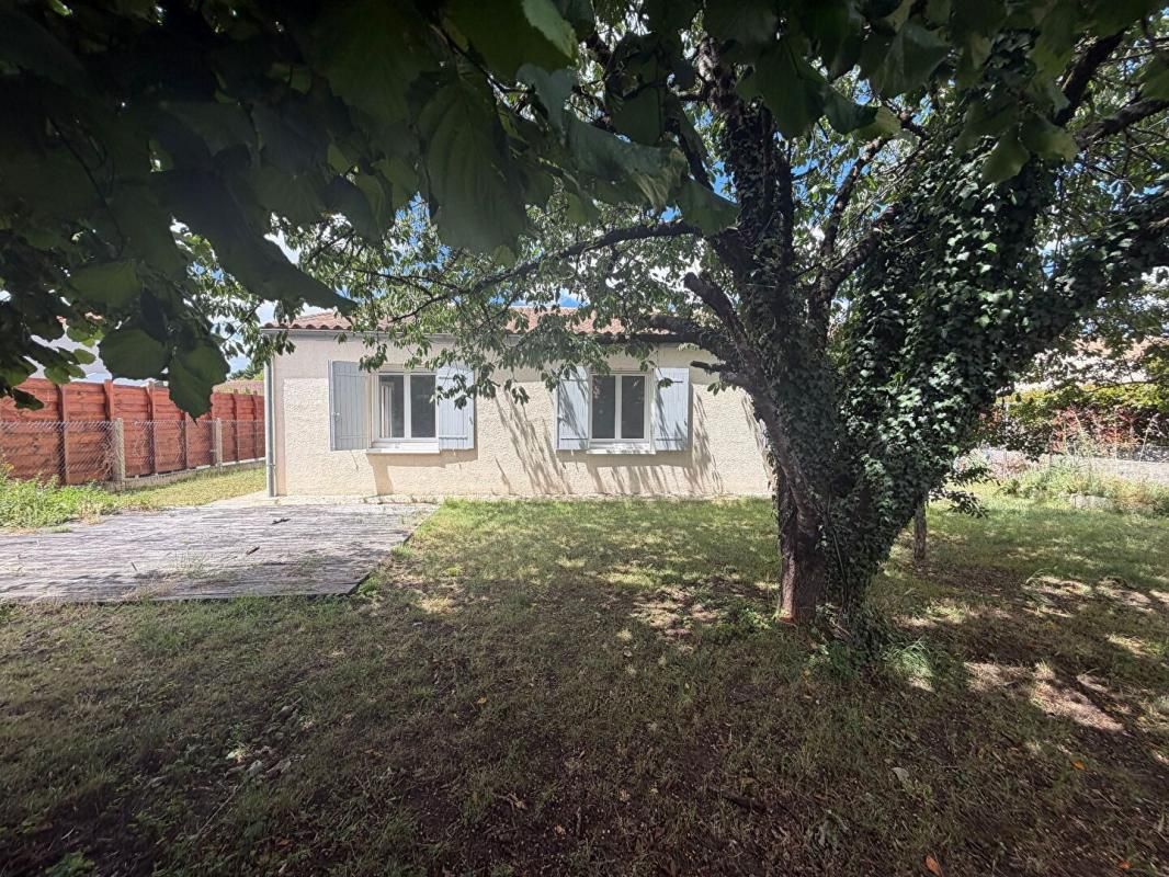 Maison de  plain pied 3 chambres avec 475 M2 de terrain