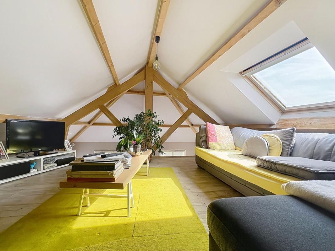 LE PERRAY-EN-YVELINES Maison de plain-pied 4 chambres et 1 bureau sur sous-sol total 3