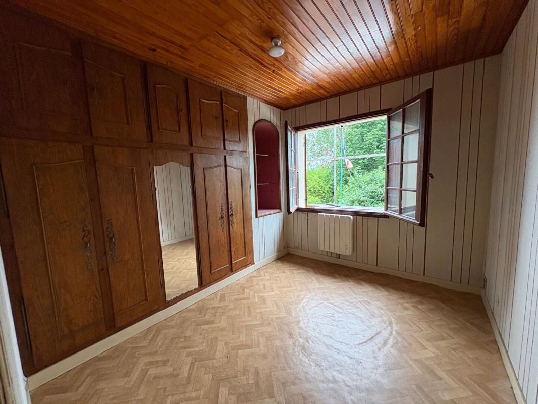THENAC EXCLUSIVITE Maison à rénover de 271 m2 utile 4