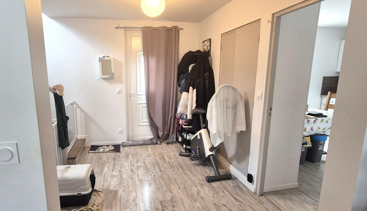 SAINT-DIZIER Belle Maison sur Sous-sol de 88 m² Rénovée avec Cours, Cave, Buanderie, Garage de 24 m² et un Terrain clos et entretenu de 329 m² 2