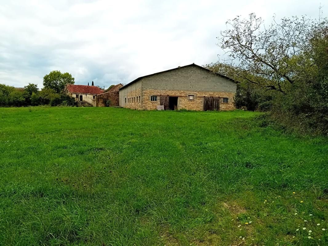 PARISOT Hangar bergerie 3 pièces 480 m2 3