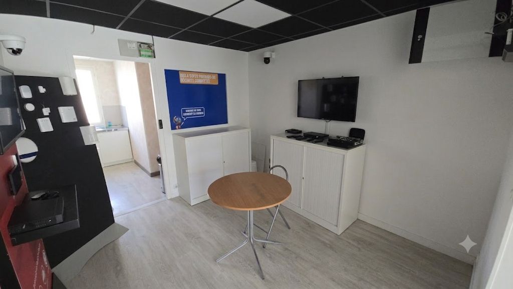 DREUX DREUX 28100 - Local commercial de 44 m² -CENTRE VILLE PREMIUM 4