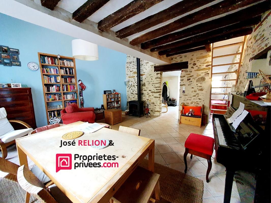 LA FERRIERE-DE-FLEE Maison Segré en Anjou Bleu 2