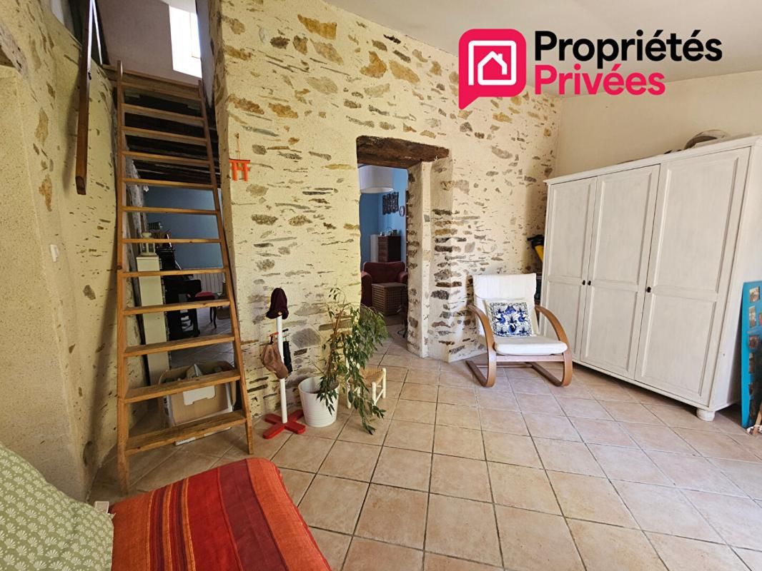 LA FERRIERE-DE-FLEE Maison Segré en Anjou Bleu 3