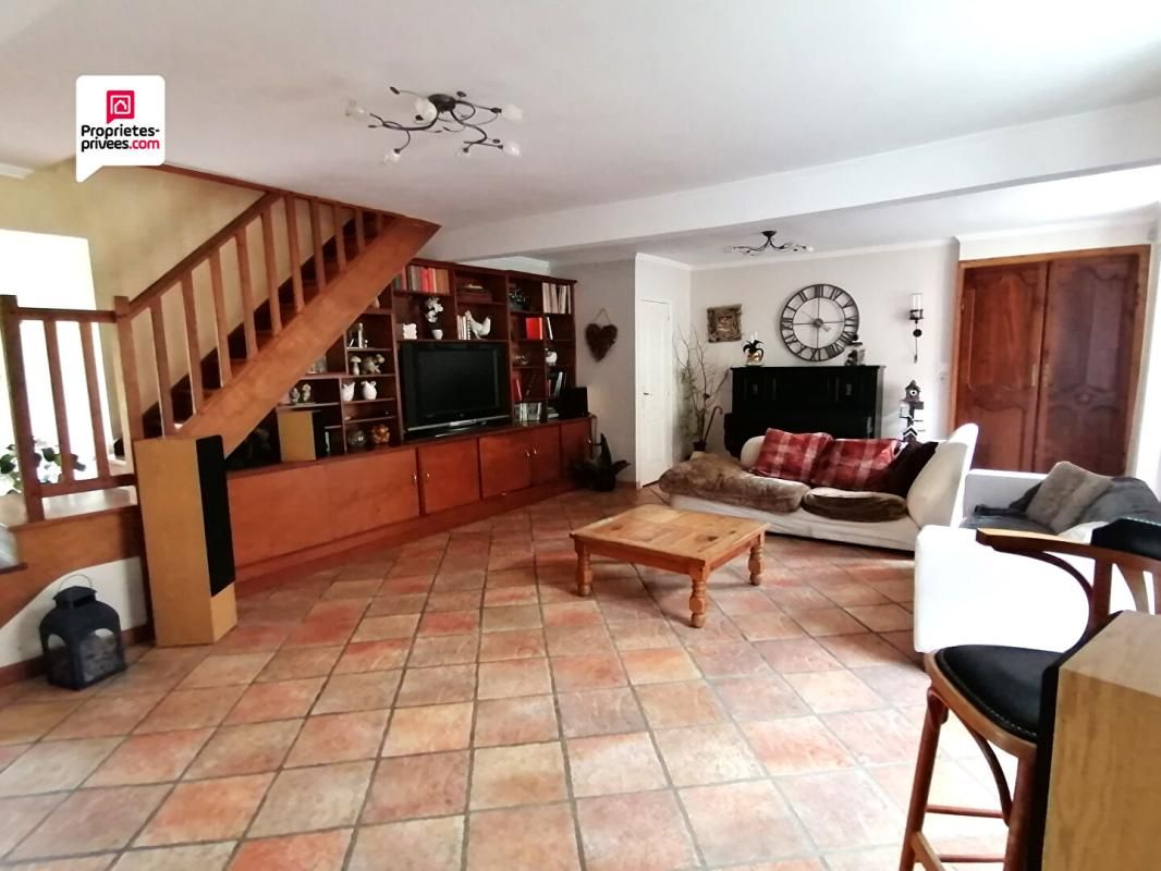 AVERNES (95450) AVERNES - Maison de village 8 pièce(s) 225 m2, 5 chambres, jardin 2