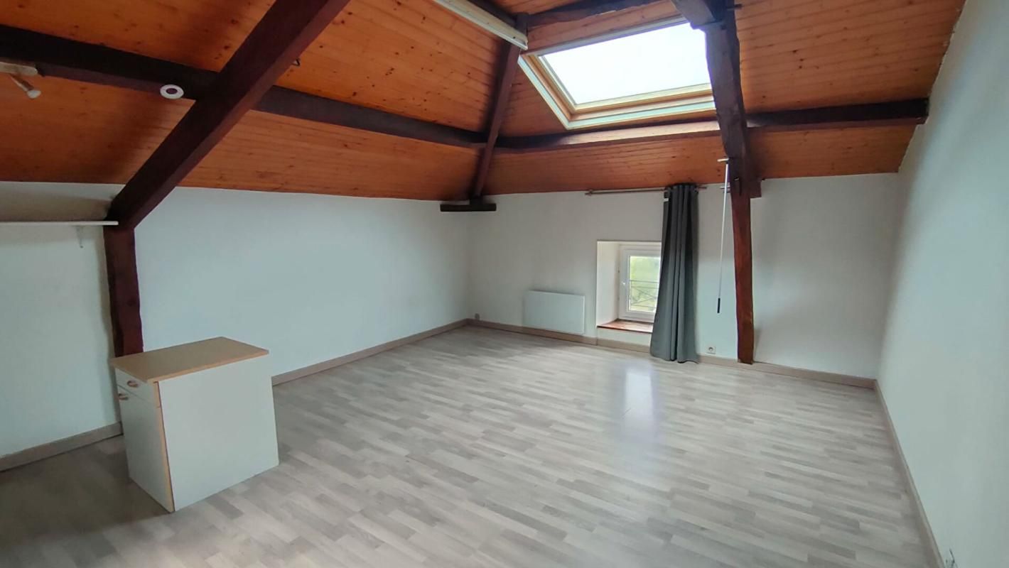 MORTAGNE-SUR-SEVRE Immeuble de rapport Mortagne sur Sevre 6 pièces 160 m2 3