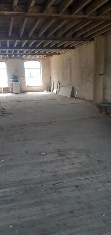 BAUGÉ-EN-ANJOU Loft Bauge En Anjou 1 pièce(s) 240 m2 2