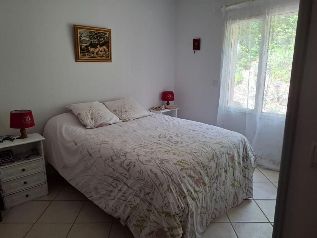 DIGNE-LES-BAINS DIGNE-LES-BAINS ? MAISON FAMILIALE 4 PIÈCES  117 m² ET SON VASTE GARAGE 55 m² m² AVEC VUE DÉGAGÉE SUR LES HAUTEURS 339 000 4