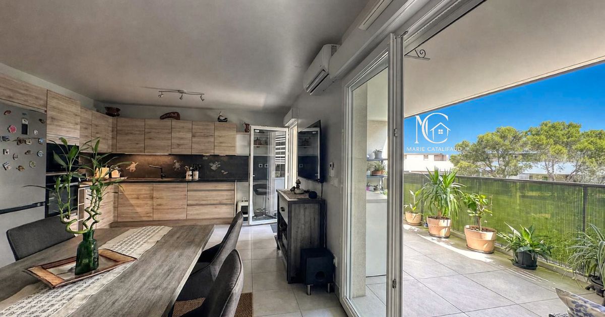 SAINT-RAPHAEL À VENDRE - Charmant 2 pièces de 53 m² avec grande terrasse, PISCINE et parking 1