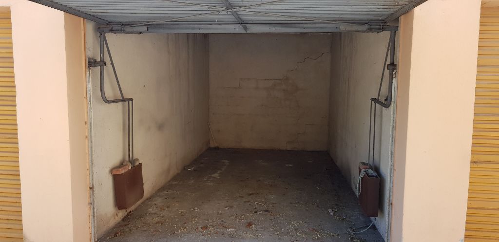 AVIGNON Parking / box Avignon 16 m2 2