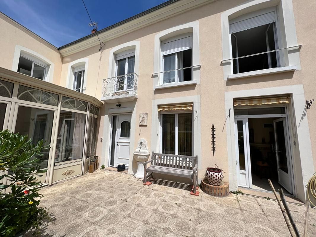 CHATEAU-DU-LOIR Maison - Montval Sur Loir - 8 pièce(s) - 208 m² 2