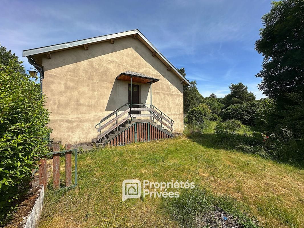 CEYSSAT Maison 5 pièces 116 m2 avec garage sur terrain de 714 m2 3