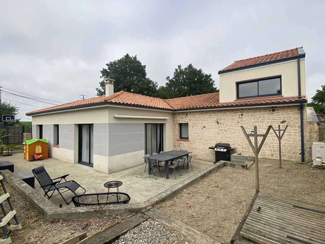 SAINTE-PAZANNE MAISON 7 PIÈCES 44680 SAINTE PAZANNE - BUDGET 358 800 HAI 1
