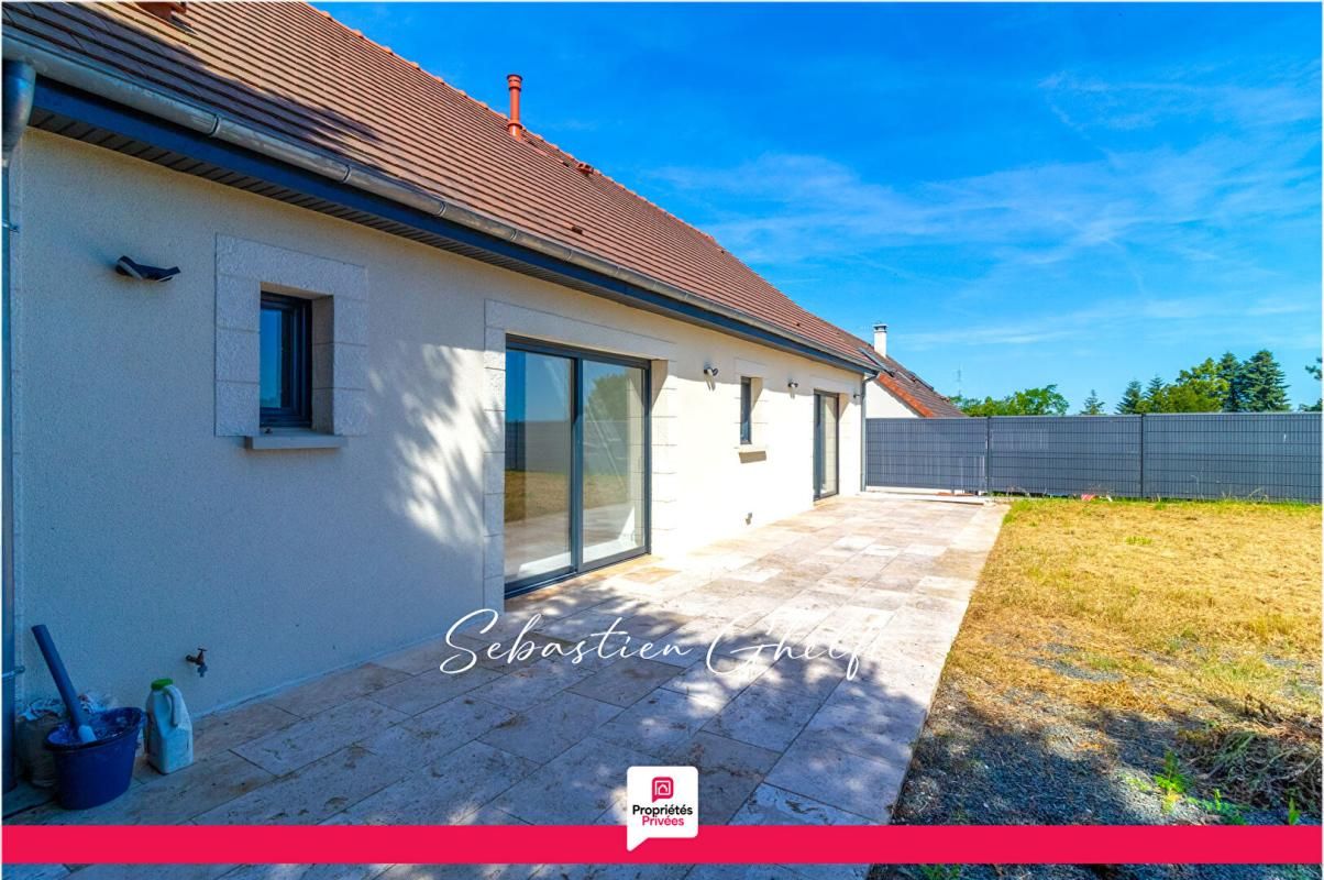 VINEUIL proche de BLOIS maison de plain-pied avec 2 chambres-2 terrasses-jardin 3