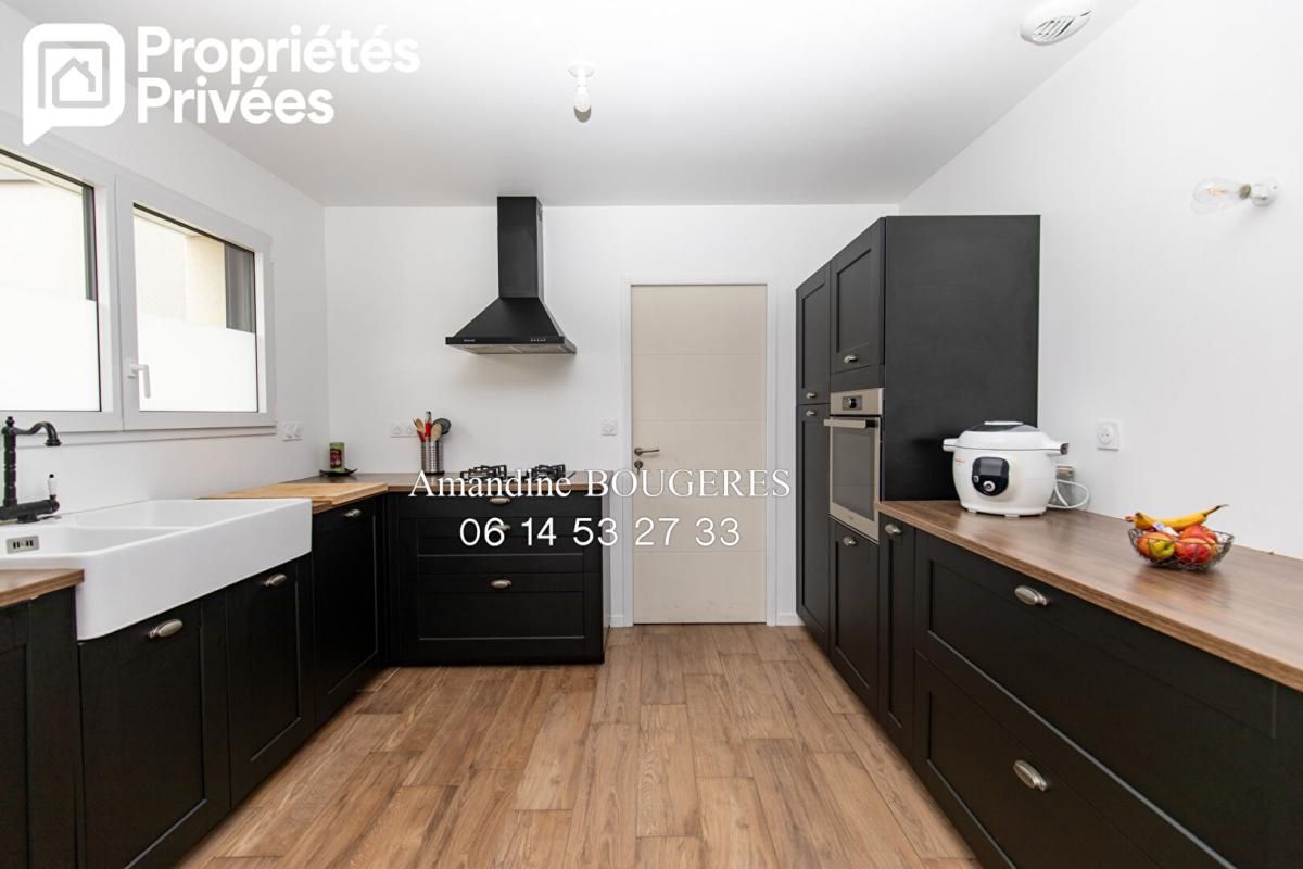 DOMALAIN Maison de plain-pied- 3 chambres-DOMALAIN 35680- CENTRE BOURG A PIED- 234000 EUROS HAI 3