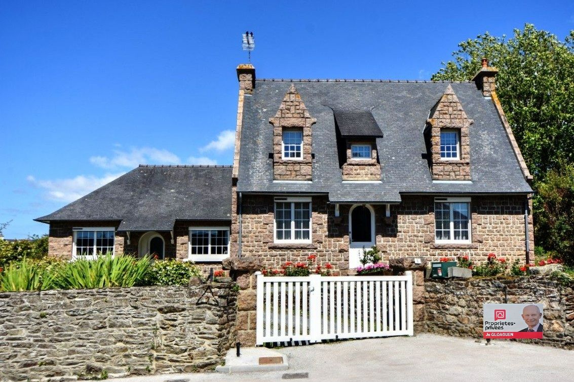 Maison avec partie indépendante à La Roche Jaudy 213 m2 sur 2 000 m2 de terrain