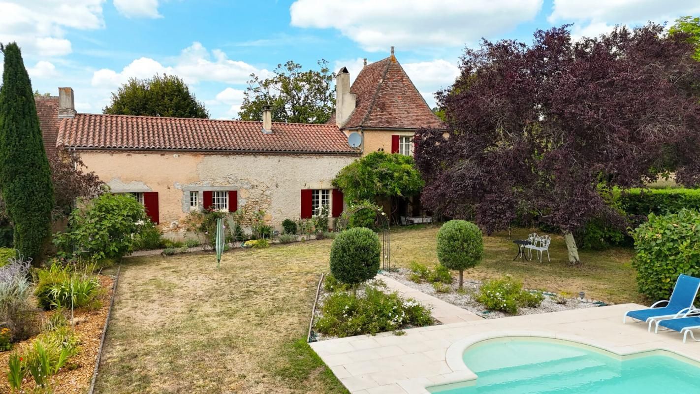 COUX-ET-BIGAROQUE Maison lumineuse avec 4 chambres et piscine 1