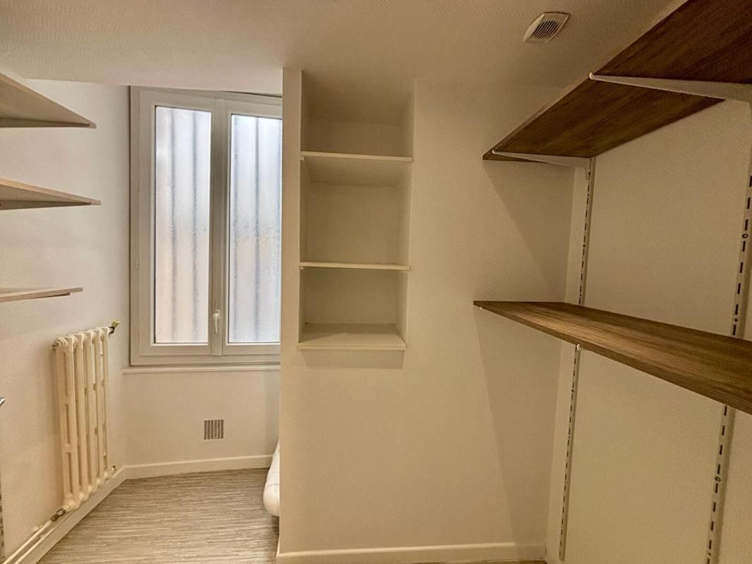 NEVERS Appartement Nevers 3 pièce(s) 95 m2 - 2 chambres - Rez-de-chaussée - dépendance - pas de travaux 4