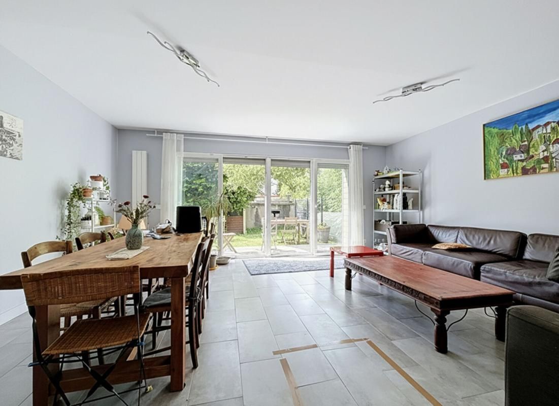 VILLEJUIF Maison moderne à Villejuif de 225 m2 avec 7 chambres 3