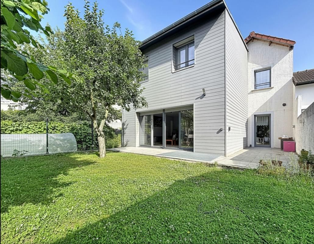 VILLEJUIF Maison moderne à Villejuif de 225 m2 avec 7 chambres 4